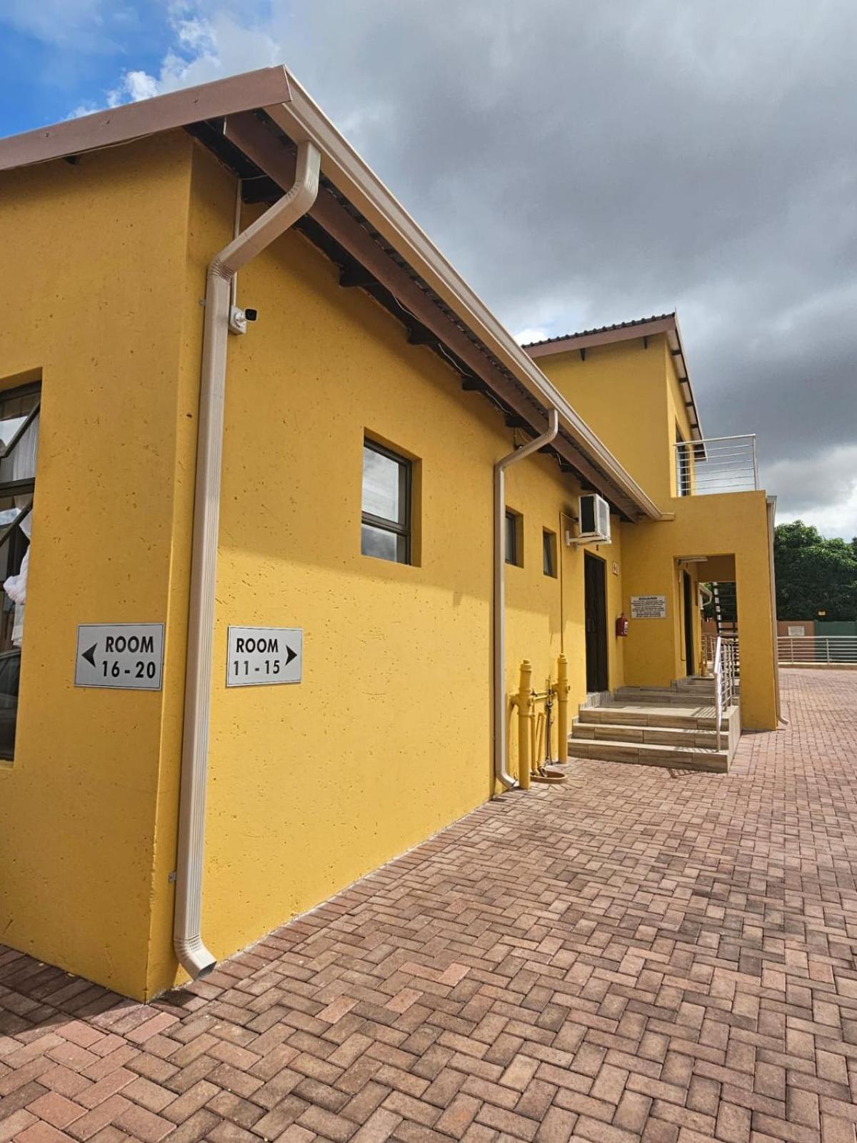 Divine Guest Lodge Rustenburg Buitenkant foto