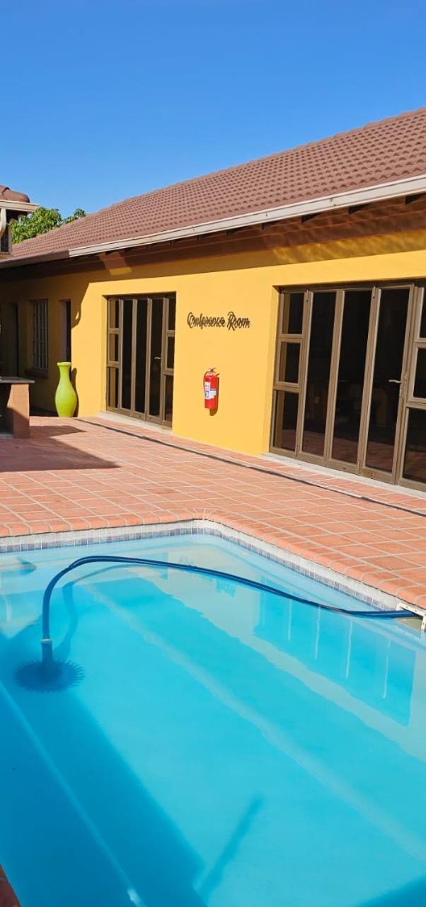Divine Guest Lodge Rustenburg Buitenkant foto