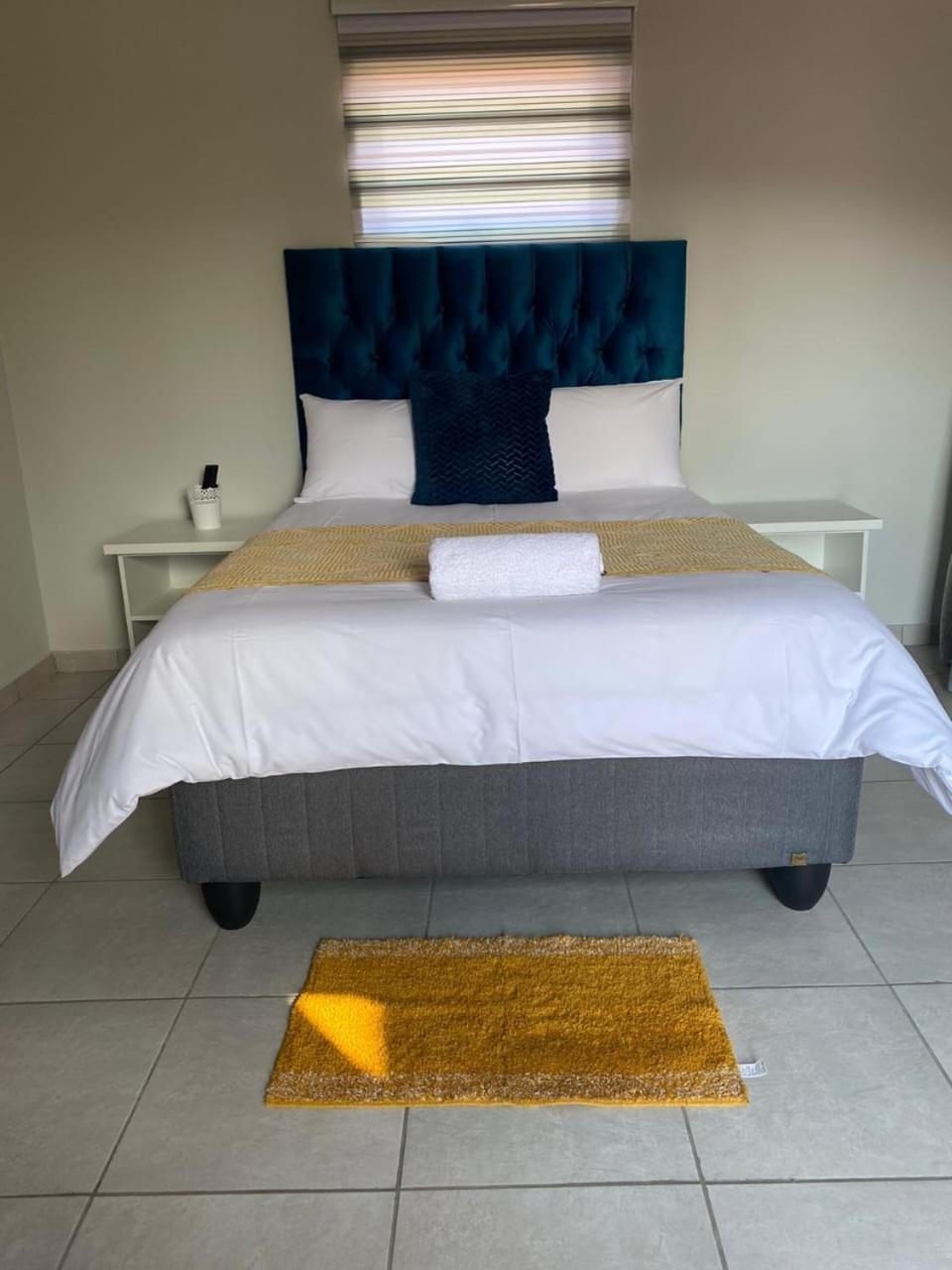 Divine Guest Lodge Rustenburg Buitenkant foto