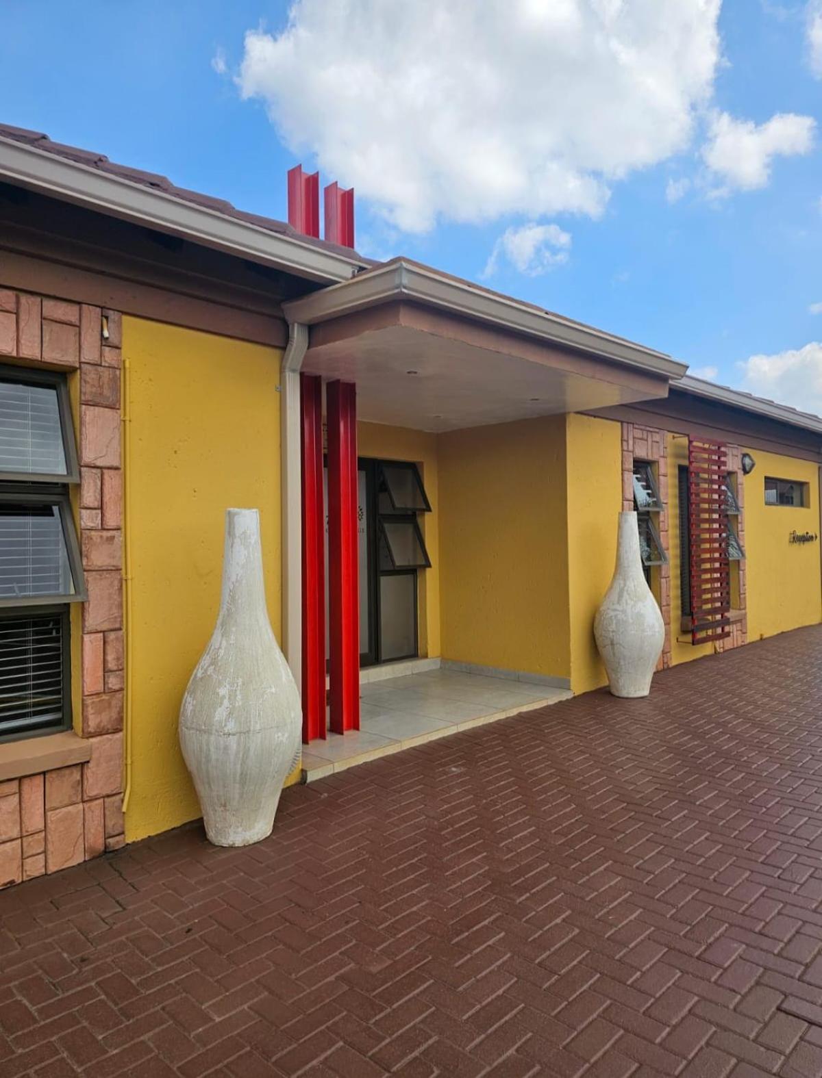 Divine Guest Lodge Rustenburg Buitenkant foto