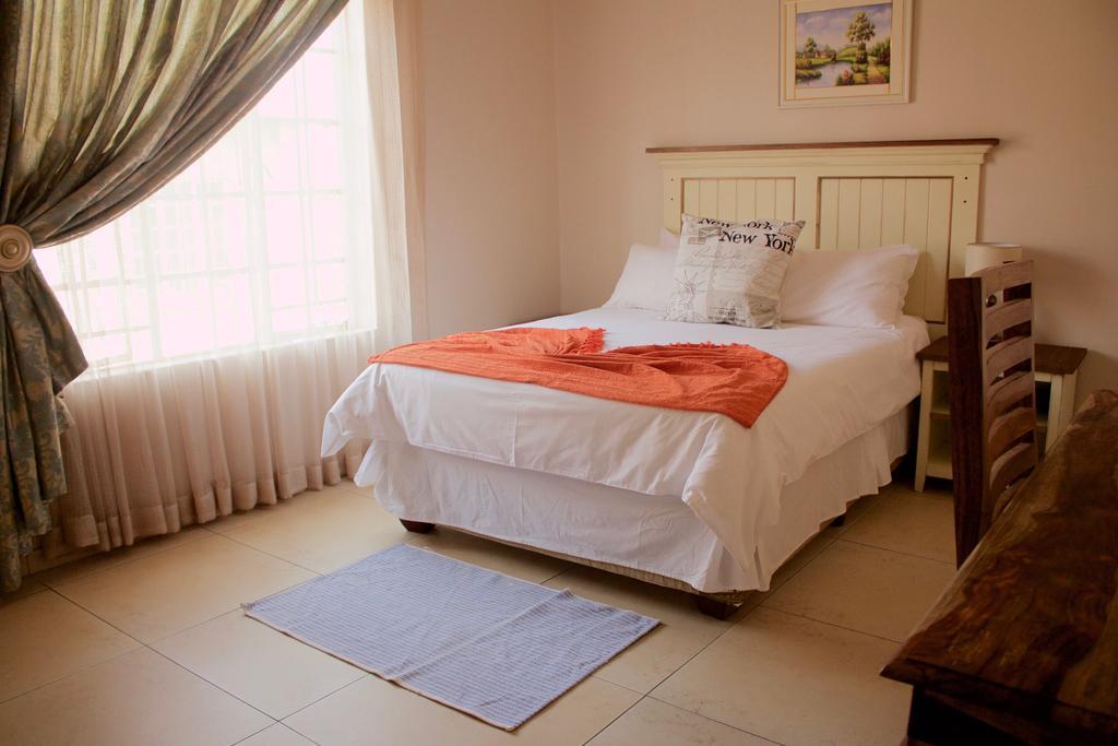 Divine Guest Lodge Rustenburg Buitenkant foto
