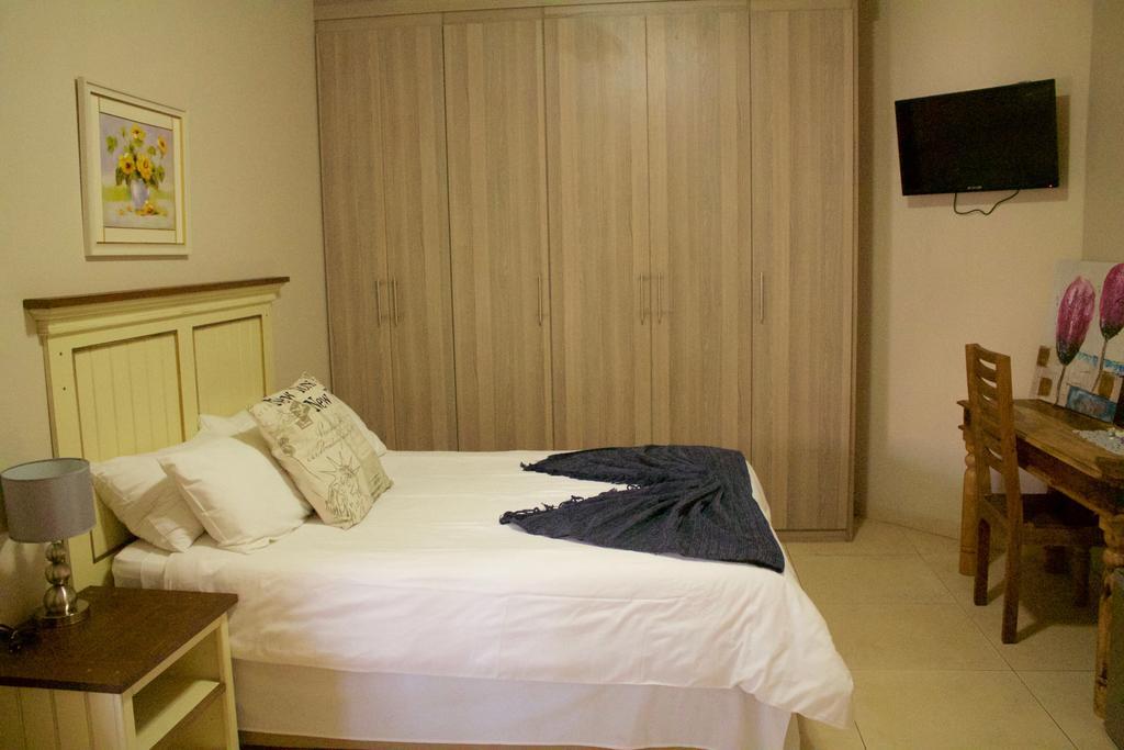 Divine Guest Lodge Rustenburg Buitenkant foto